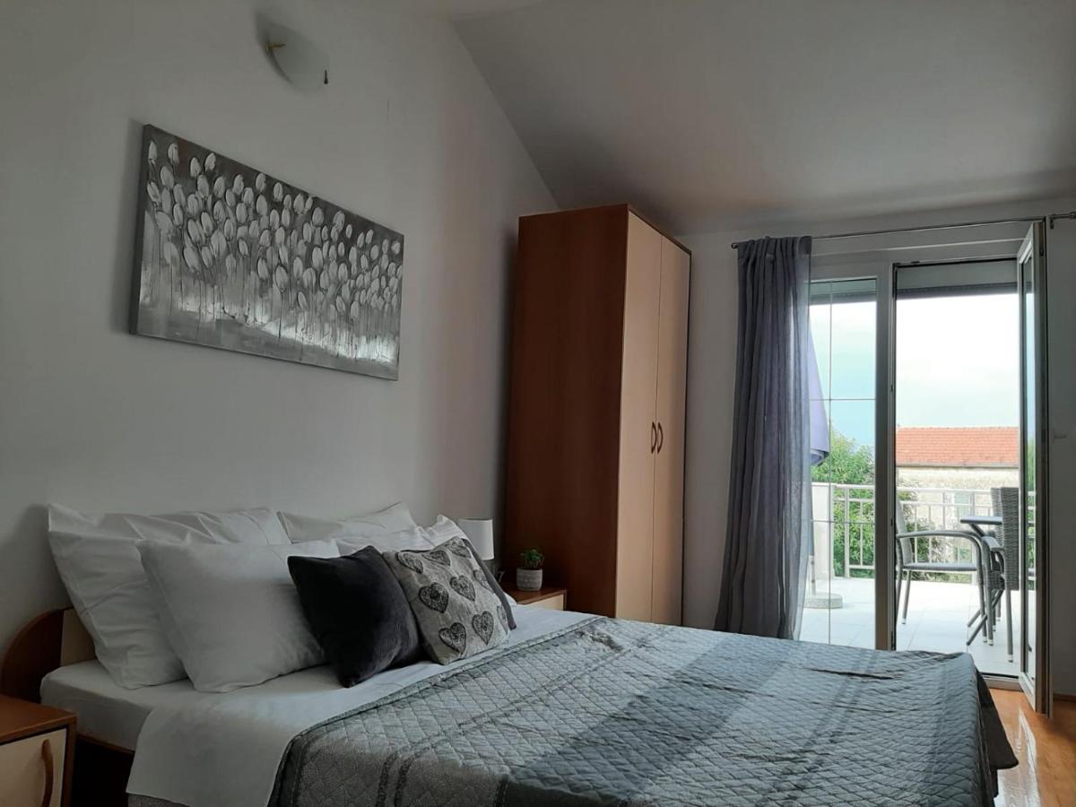 Apartments Luna Светі Филип-і-Яков Екстер'єр фото