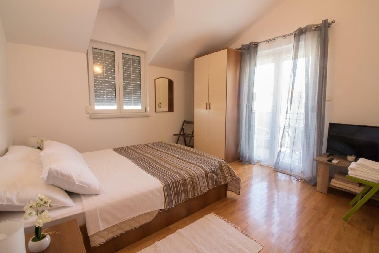 Apartments Luna Светі Филип-і-Яков Екстер'єр фото